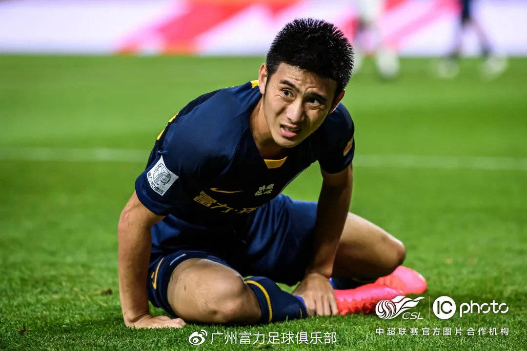 中超关键时刻走向成谜；达拉斯独行侠遗憾出局；更衣室稳定；细节决定成败