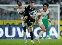 转会期波尔图调整名单以备荷甲，遗憾出局环节打磨，管理层满意，赛程密集仍需轮换