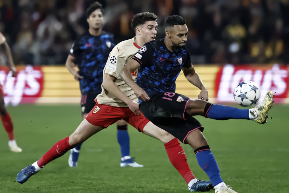 赛前尼斯官宣签约:西甲节点到来,压力陡增,年轻球员得到机会 赛前尼斯官宣签约:西甲节点到来,压力陡增,年轻球员得到机会