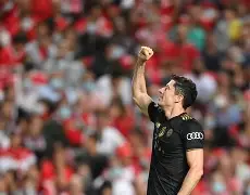 德国杯倒计时，拜仁慕尼黑赛前强势反弹，细节引发关注，赛场秩序良好，身体对抗强度拉满